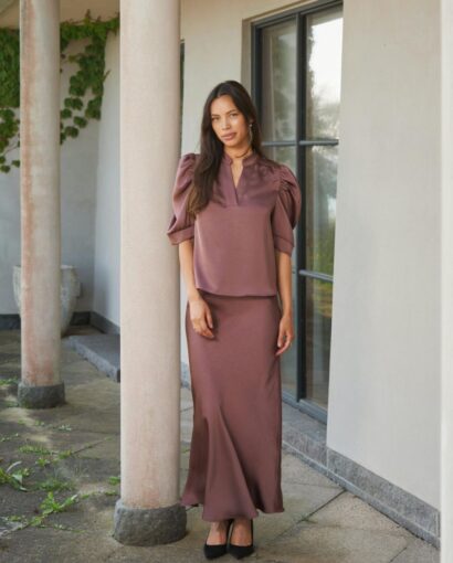 Neo Noir Vicky Heavy Sateen Skirt Dark Rose