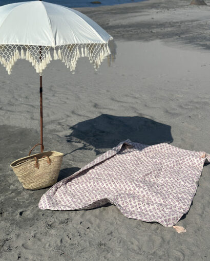 Håndlaget Pinknikteppe i vattert bomull med print